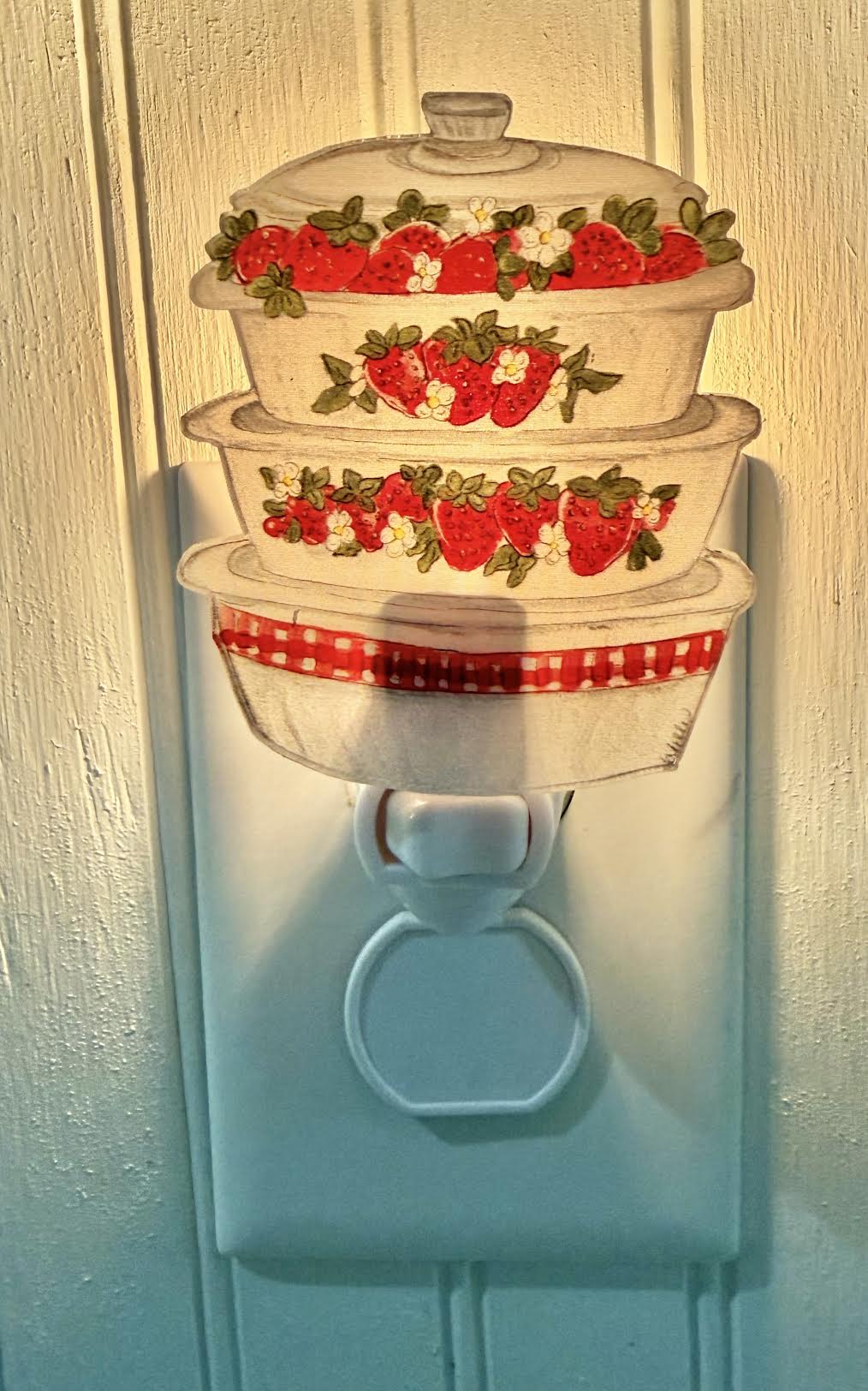Nightlight: Pyrex & Strawberries