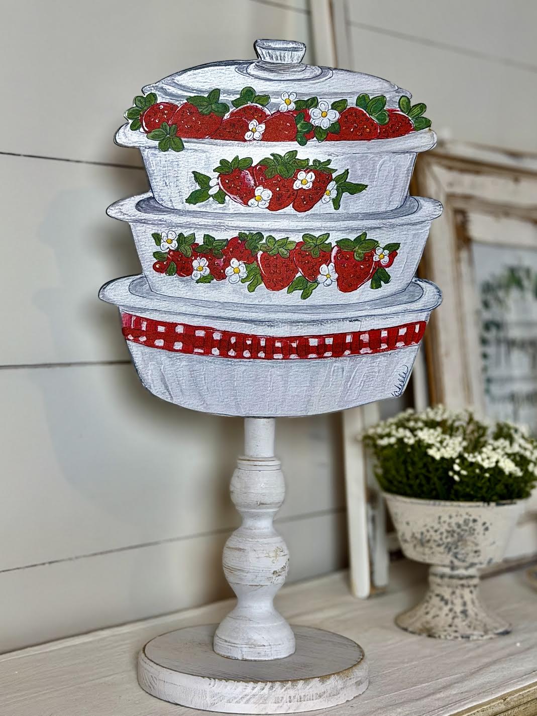 Seasonal & Everyday Topper: Vintage Pyrex Strawberry Bowls