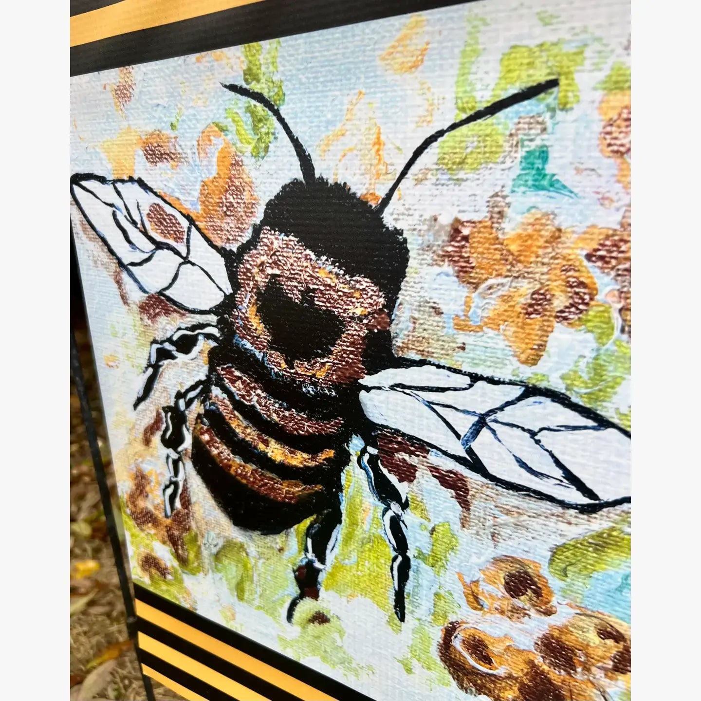 Garden Flag: Bumbles the Bee