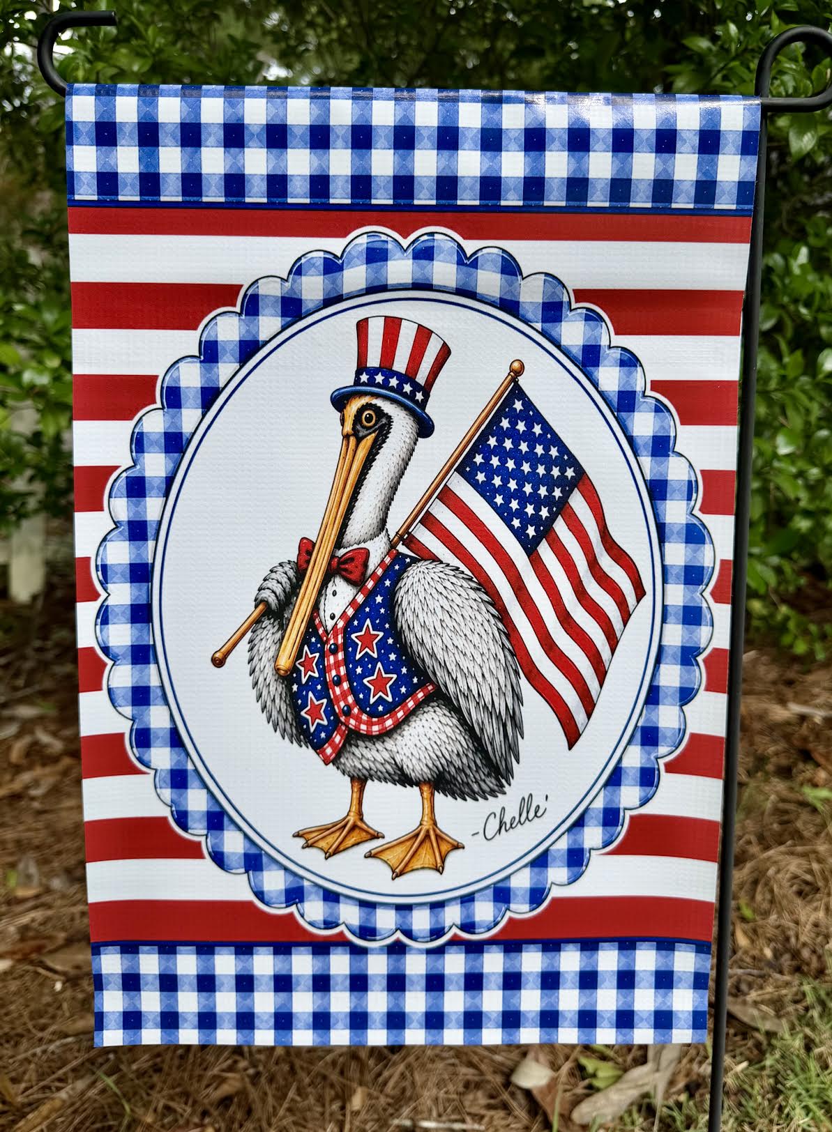 Garden Flag: Patriotic Pelican